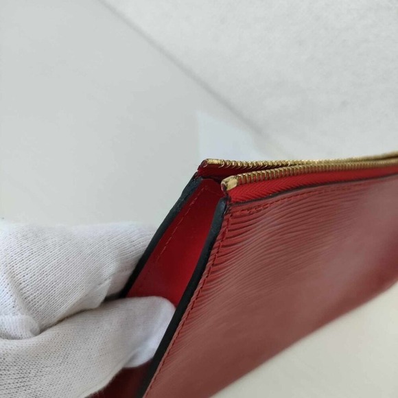 Louis Vuitton Epi Pochette Accessoires - Picture 8 of 16